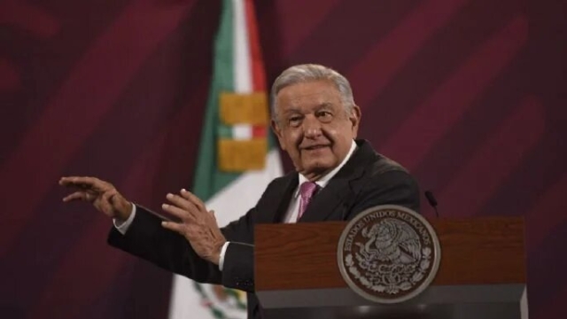 Pide AMLO prudencia a aspirantes por gubernaturas de Morena