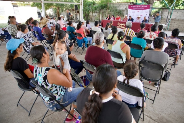 Demandan pavimentación y servicio médico en colonia de Tlaquiltenango