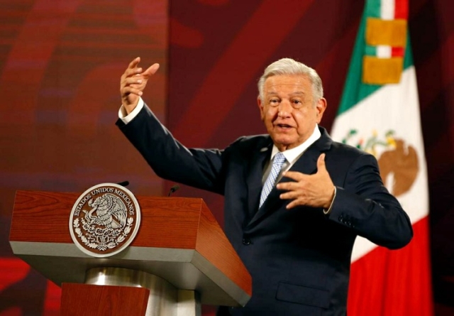 AMLO dice que SCJN no aprobó Plan B para defender sus sueldos