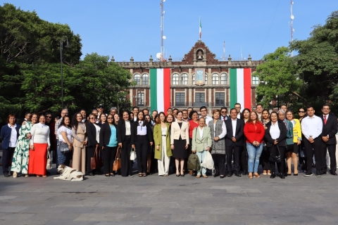 Refrenda Secretaría de Bienestar compromiso con la justicia social en ceremonia cívica