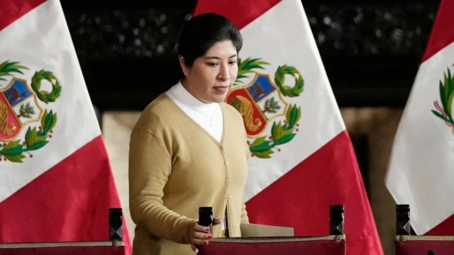 Congreso de Perú falla en intento de inhabilitar a Betssy Chávez