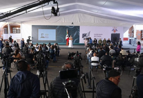 La presidenta Claudia Sheinbaum dio inicio ayer en Morelos a las conferencias ma&ntilde;aneras itinerantes que realizar&aacute; en diferentes estados como parte de una estrategia para evaluar las condiciones regionales en materia de seguridad p&uacute;blica, seg&uacute;n lo inform&oacute; la mandataria. 