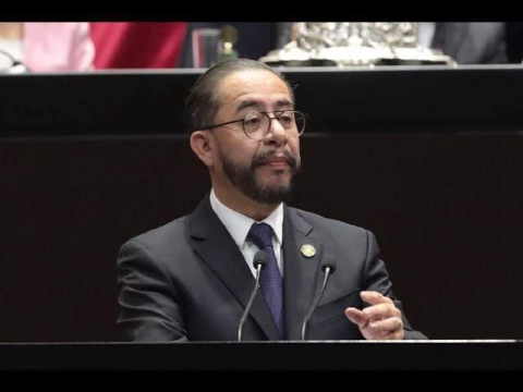 …al principio algunas voces advertían que Hugo Eric debía excusarse de conocer esa solicitud de desafuero… 