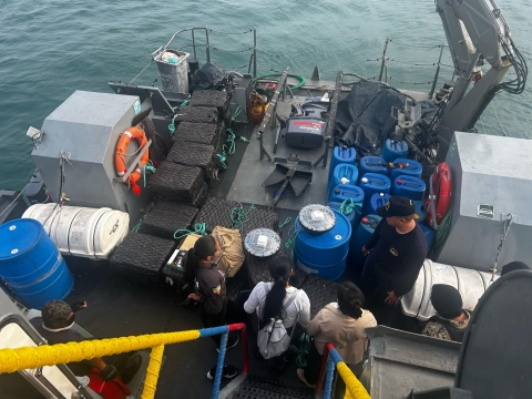 Lancha con 1.5 toneladas de cocaína es interceptada en Ecuador