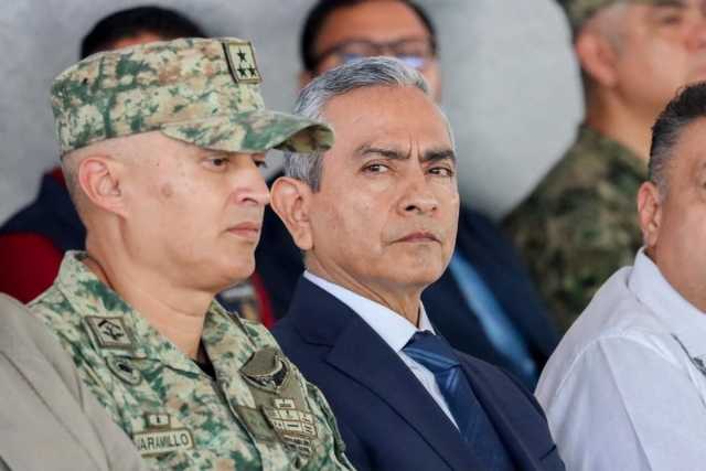 El fiscal Fernando Blumenkron acudi&oacute; al evento oficial este lunes por el D&iacute;a del Polic&iacute;a. 