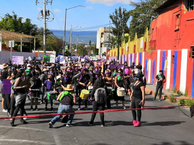 Exigen mujeres fin a la violencia de género