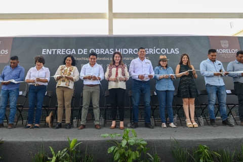 Entrega Margarita González Saravia obras prioritarias para la producción agrícola en Axochiapan