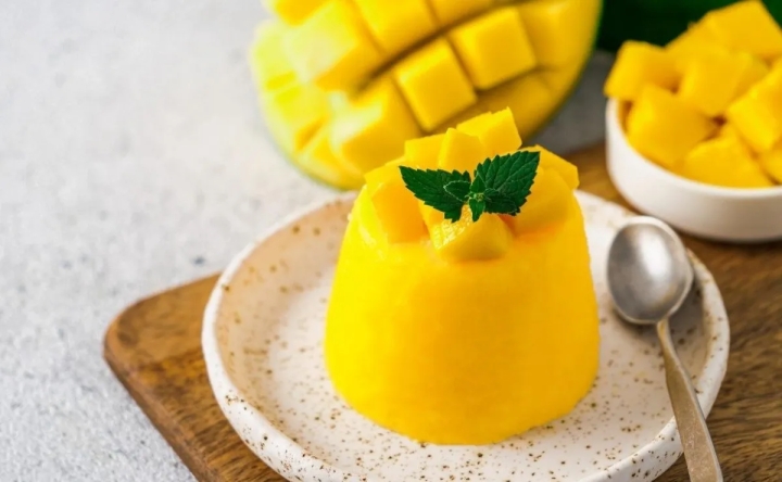 Alista un refrescante desayuno con esta deliciosa gelatina de mango natural