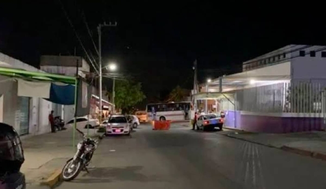 Hieren y asaltan a un policía en Temixco