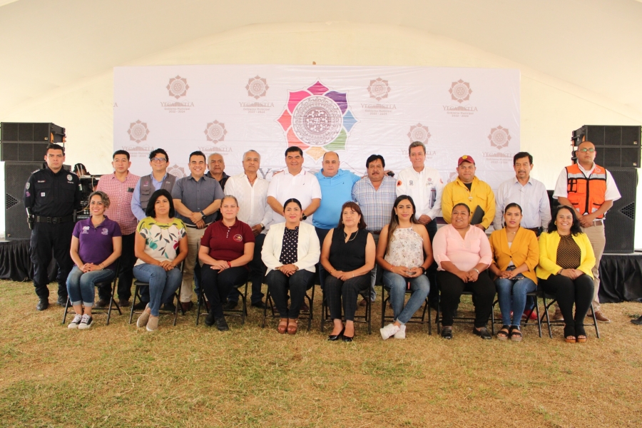 Autoridades estatales y de seis municipios participaron en la reunión.