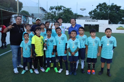 Raiders, en su categoría 2015, se llevó el título al imponerse en penales al Club Leones.