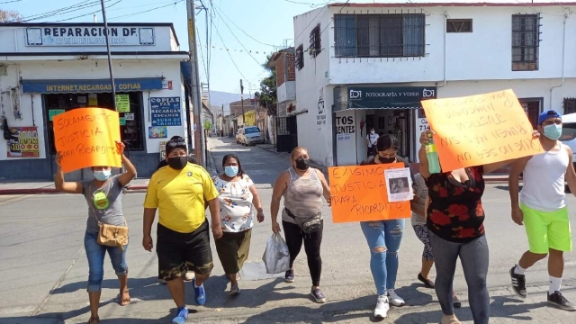 Vecinos del niño que apareció muerto organizaron una manifestación espontánea para exigir que se esclarezcan los hechos y se dé con el culpable.