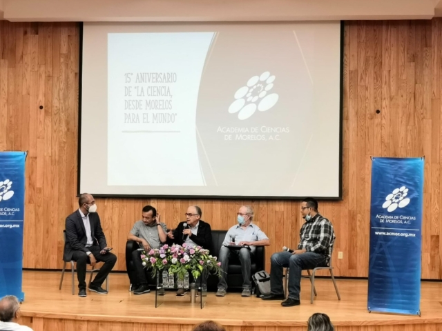 Mesa redonda de asociados pertenecientes a la comunidad científica