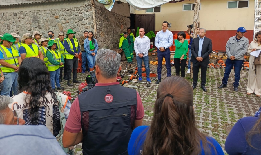Escuchan necesidades de trabajadores de Parques y Jardines para mejorar sus condiciones laborales