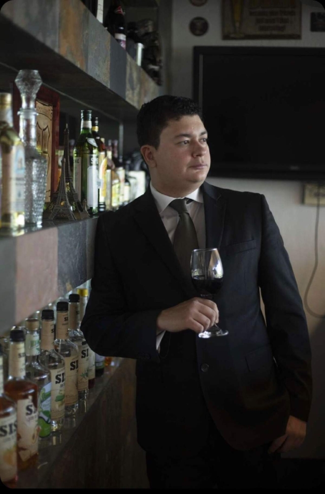 Sommelier Juan Carlos Vega.  