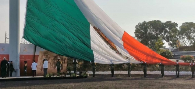 Autoridades de los tres niveles de gobierno encabezaron el acto, al pie de la estatua monumental del Generalísimo Don José María Morelos y Pavón, en Cuautla. 