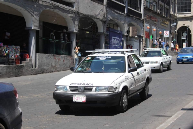 Ya son cuatro mil 500 los taxis “chatarra”