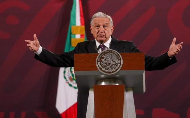 AMLO califica de &#039;extremistas&#039; y &#039;conservadores&#039; a maestros en Tlapa