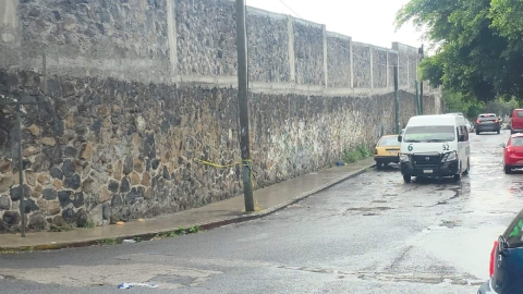 La mañana del jueves, un hombre fue privado de la vida a balazos en la colonia Lomas de San Antón de Cuernavaca.