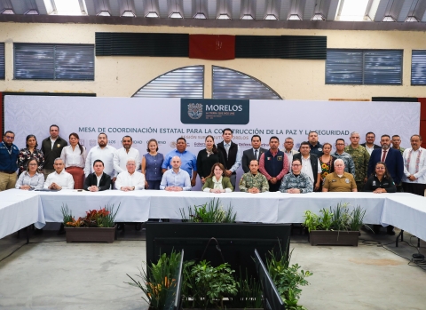 Se re&uacute;ne Margarita Gonz&aacute;lez Saravia con presidentas y presidentes municipales de la zona sur de Morelos