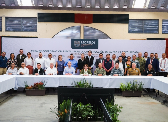 Se re&uacute;ne Margarita Gonz&aacute;lez Saravia con presidentas y presidentes municipales de la zona sur de Morelos