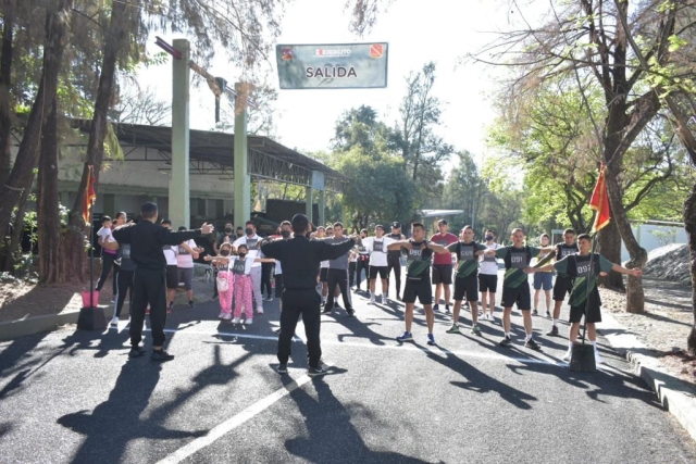 Carrera deportiva en el campo militar del 21/o Batallón de Infantería