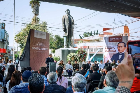 En la ceremonia conmemorativa, el alcalde resalt&oacute; que la figura de Benito Ju&aacute;rez trasciende su dimensi&oacute;n hist&oacute;rica para convertirse en un referente moral del servicio p&uacute;blico.
