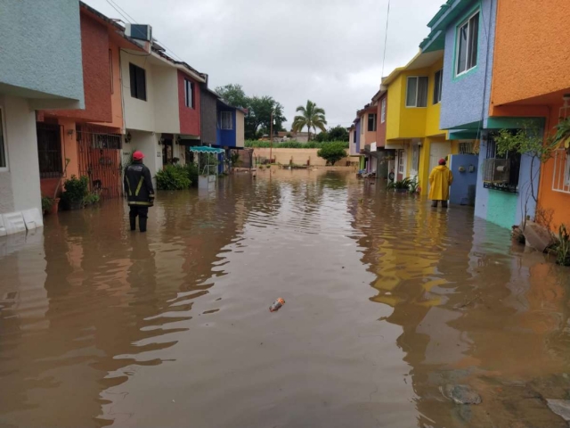  Después de varios años que no ocurría, nuevamente se inundó la unidad habitacional Alejandra en Jojutla.