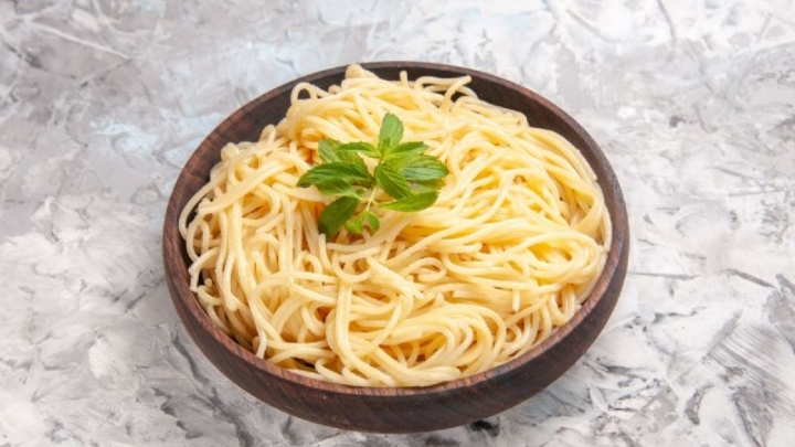 ¿Con antojo de una pasta? Te damos la receta para salir de lo cotidiano, espagueti verde