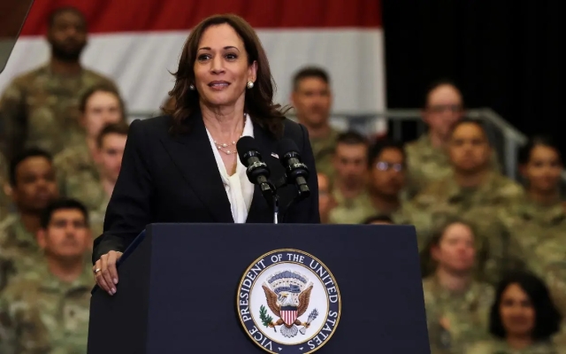 Kamala Harris da positivo a Covid-19