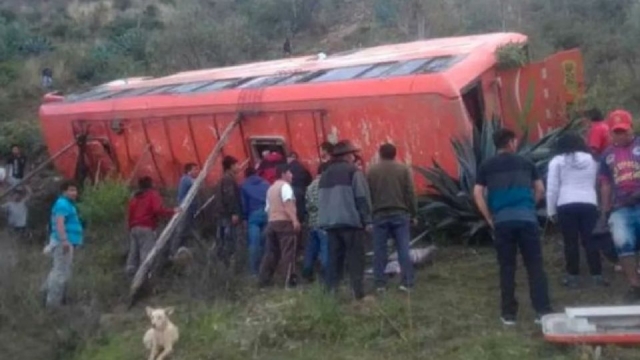 Autobús cae por un barranco en Perú; hay 11 personas muertas y 34 heridas
