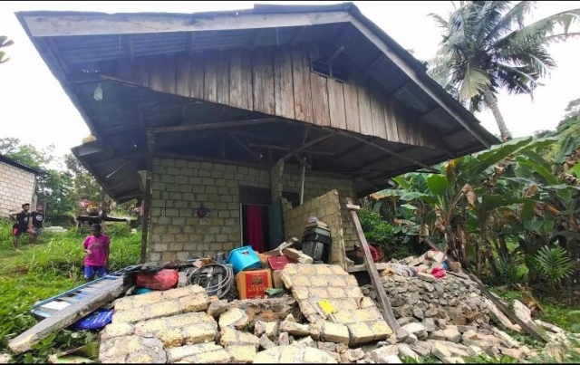 Sismo deja 4 fallecidos en Indonesia