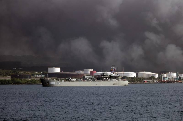 Llegan dos barcos mexicanos a Cuba para ayudar en el incendio en Matanzas