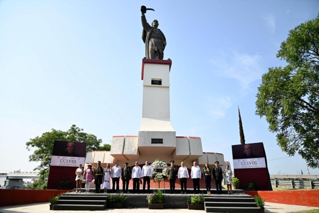 Preside gobernador ceremonia cívica por CCLVIII aniversario del natalicio de José María Morelos y Pavón, en Cuautla