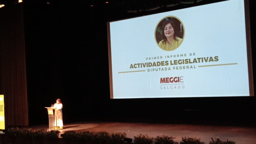 Meggie Salgado compartió su informe de actividades en el Centro Cultural Teopanzolco, en donde agradeció a los morelenses la confianza en su quehacer legislativo.  