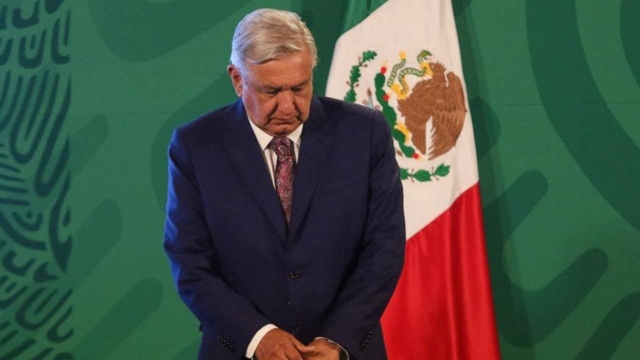 AMLO se compromete a dedicar más tiempo al tema de los desaparecidos.