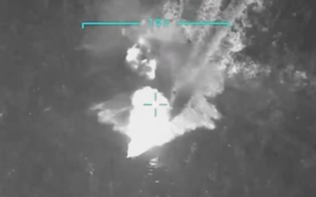Trump difunde video de ataque a barco de drogas procedente de Venezuela