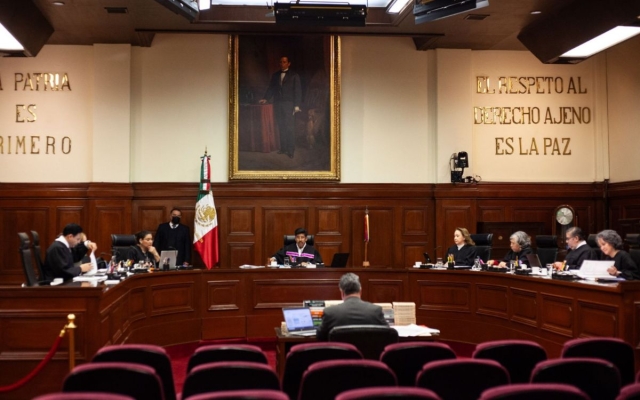 Corte aprueba por error criterio sobre pensiones de CFE y luego corrige