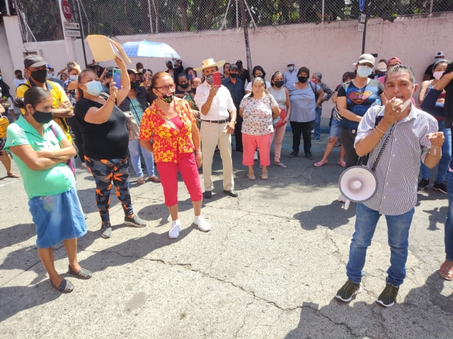 Tianguistas de Patios de la Estación denuncian cobros irregulares