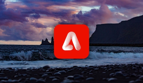 Adobe lanza Firefly en versión móvil para competir en el mercado de IA creativa