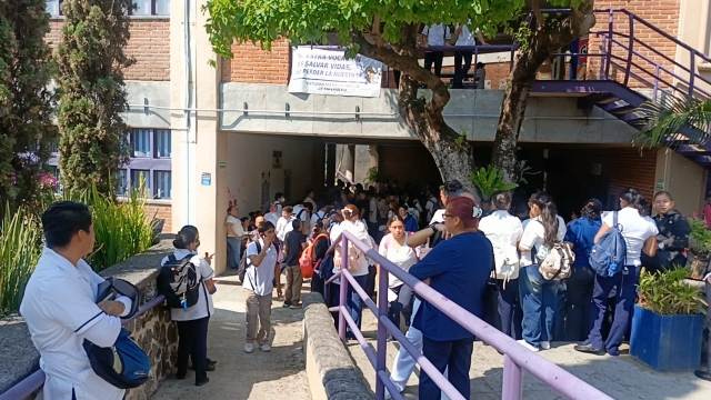 Recuperan estudiantes de la Facultad de Enfermer&iacute;a UAEM instalaciones universitarias