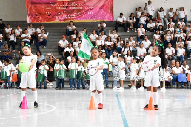 Los pequeños de Zacatepec recordaron la gloria de su equipo de futbol.