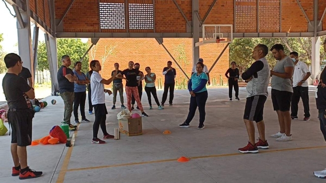 Con especialistas japonesas comenzó la capacitación a profesores e instructores de educación física del municipio de Jojutla.