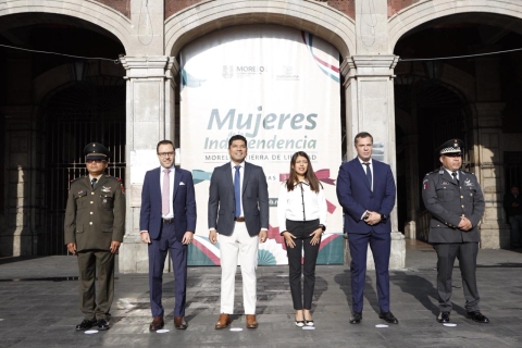 Resalta sector salud valores patrios con solemne homenaje a la enseña nacional