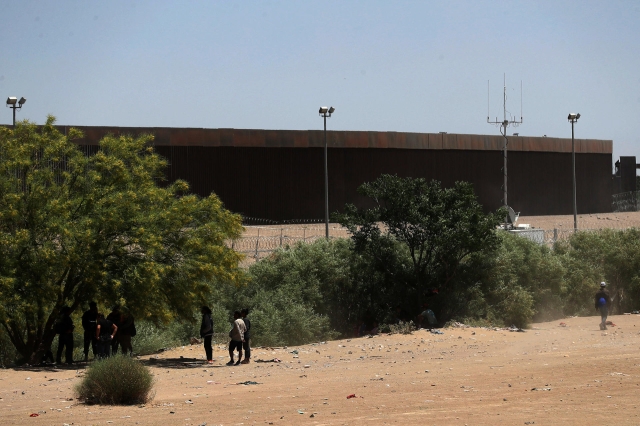 Migrantes denuncian agresiones de la Guardia Nacional de Texas