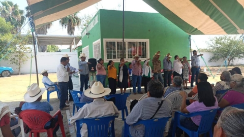 Los nuevos integrantes del comité tomaron protesta tras la elección.