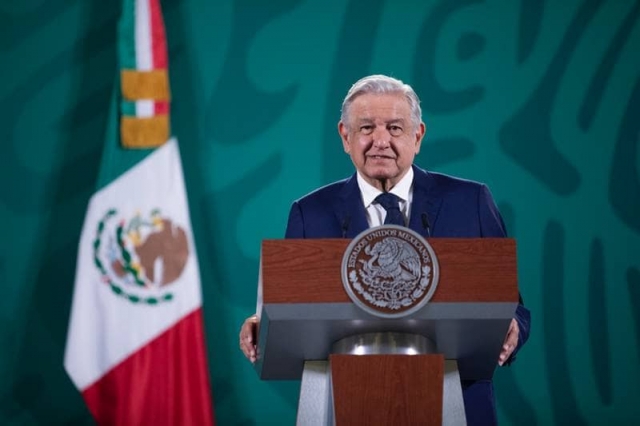 AMLO presiona a Estados Unidos para aprobar ayuda a migrantes.