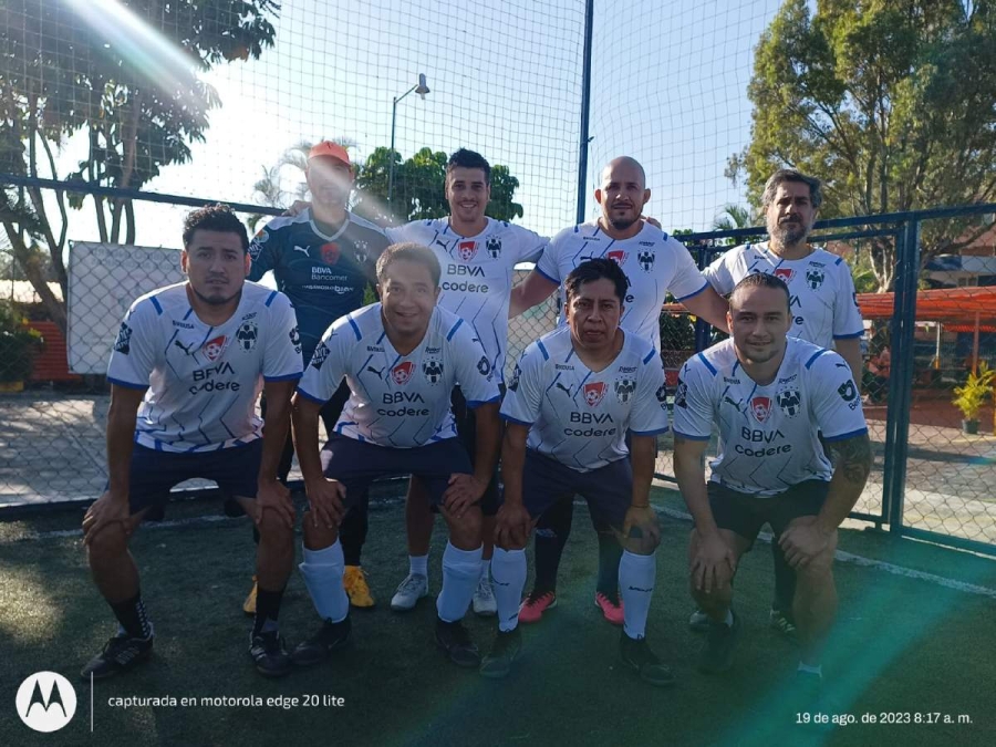 La cancha del Colegio Morelos albergó la jornada inaugural de la segunda edición de la Copa Unión Morelos, en la categoría padres de familia.