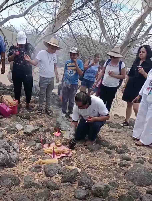 Cada año, campesinos y ganaderos realizan la ceremonia para pedir por un buen temporal.