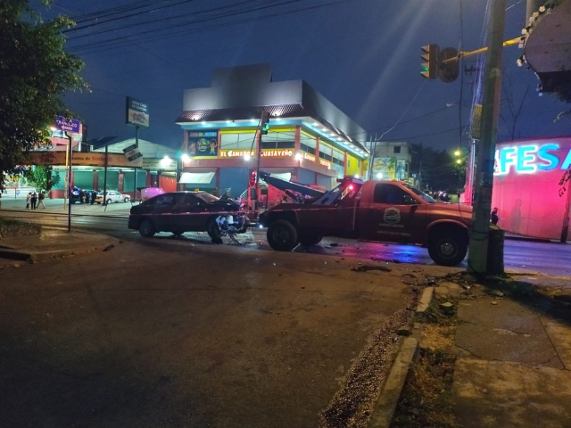 Fallece un hombre en accidente vehicular en la avenida Plan de Ayala